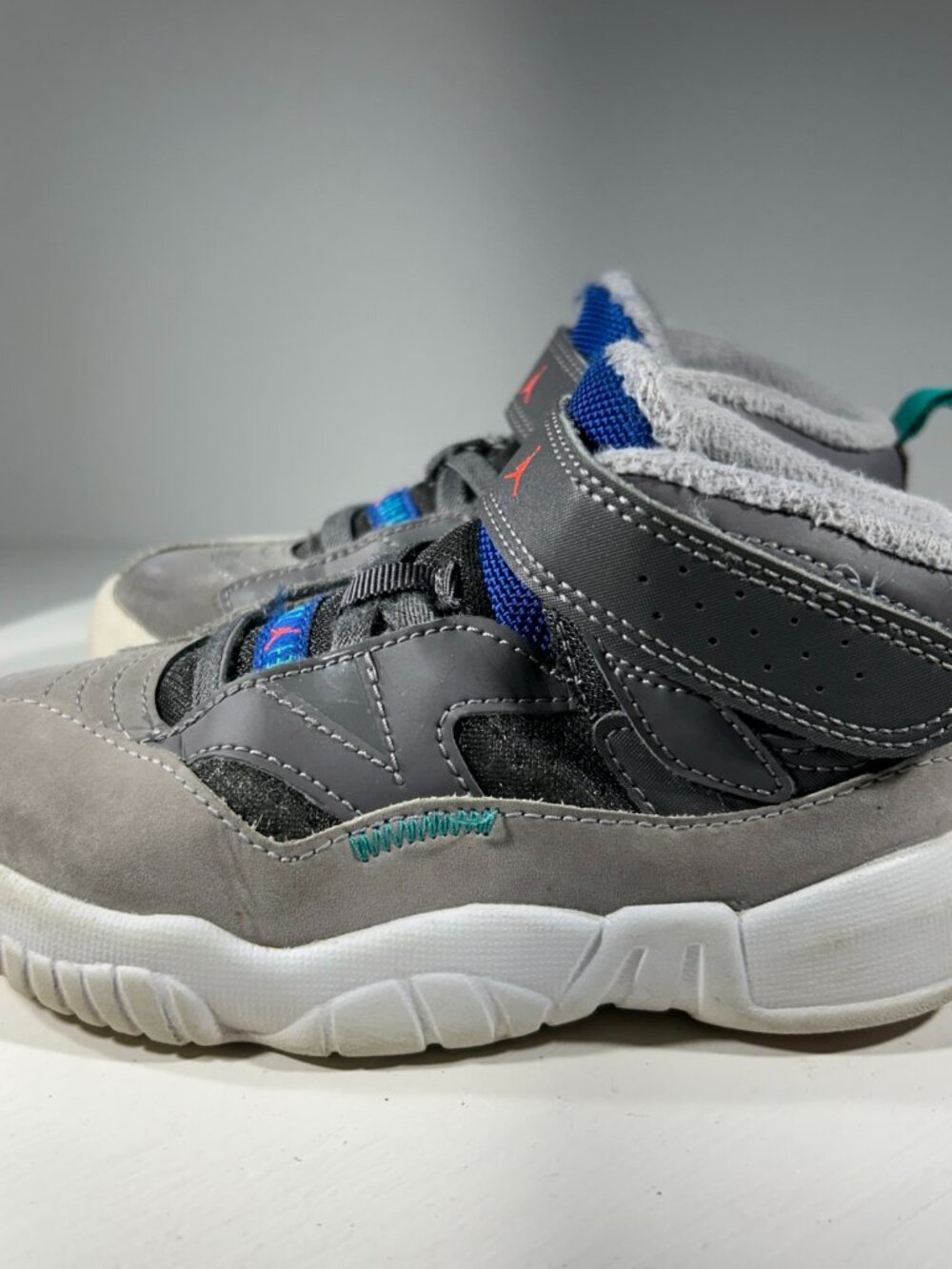 Jordan Jumpman Two Trey Toddler Shoes Size 9C Gray Baby Sneakers Kids Comfort